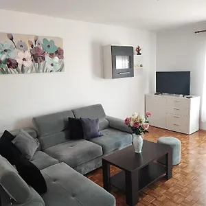 https://apartment-eva-pula-52100.in-istria.net