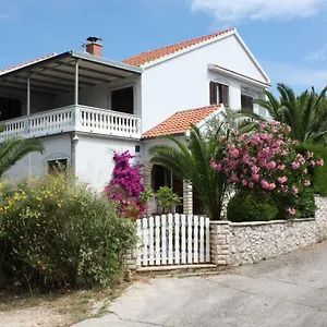 https://apartmani-misic.hotelinzadar.com